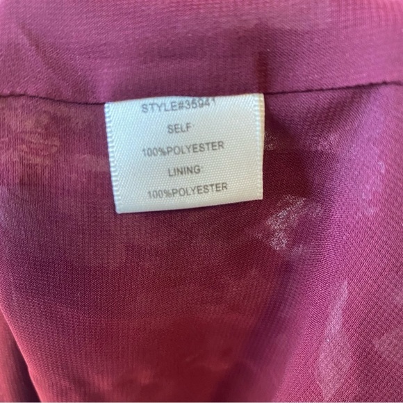 SKIES ARE BLUE Burgundy Floral Blouse! Medium - Picture 6 of 7